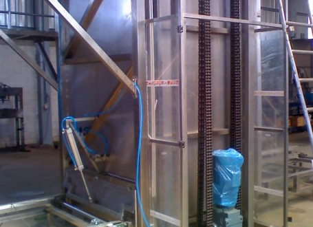 USIMAQ Fabricação e Montagem Industrial - Produtos - Despaletizador
